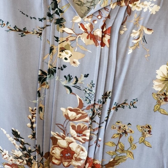 Christopher & Banks blue floral flowy feminine pin tucked blouse plus size 2X - Picture 6 of 7